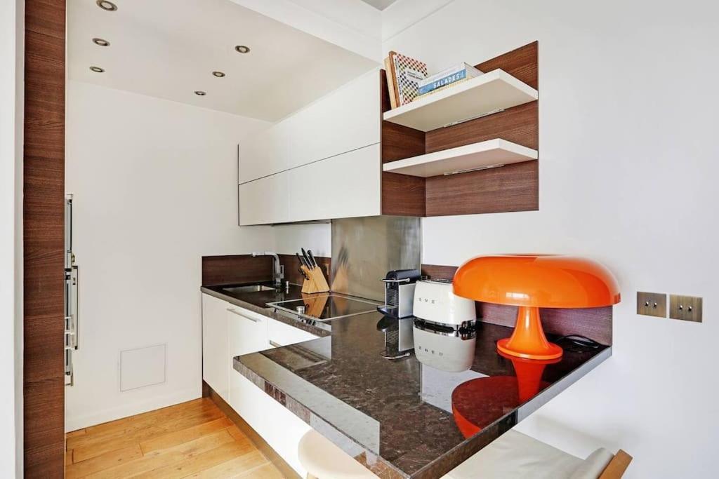 Penthouse Champs Elysees, Vue Sur Et La Tour Eiffel *