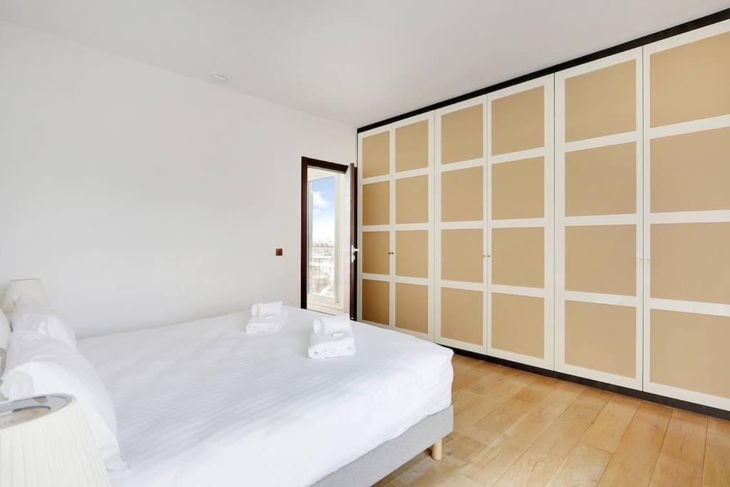 Appartement Penthouse Champs Elysees, Vue Sur Et La Tour Eiffel *